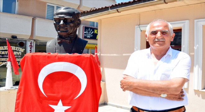  Türk askeri Kıbrıs ta kurtarıcıydı 