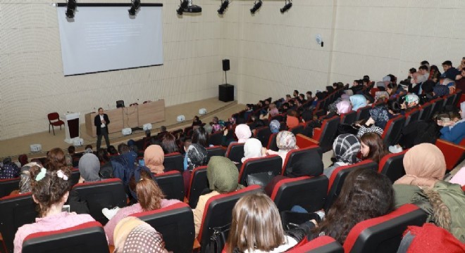 Atatürk Üniversitesi’nde Ortadoğu konuşuldu