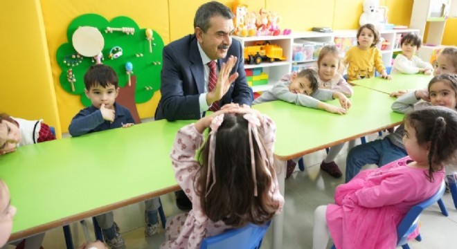 Bakan Tekin den ara tatil mesajı