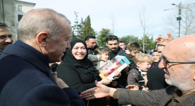 Cumhurbaşkanı Erdoğan, Fatih te esnafı ziyaret etti