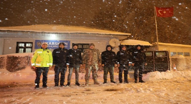 Emniyet Müdürü Karaburun’dan gece denetimi
