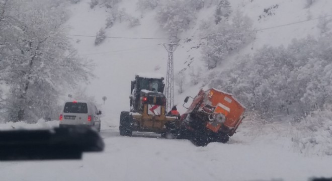 Erzincan - Ovacık yolu ulaşıma kapatıldı