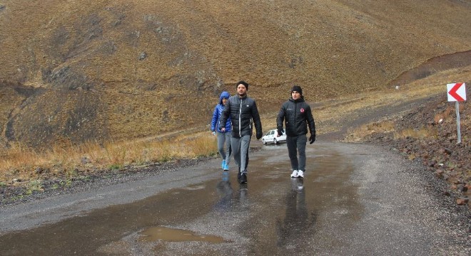 Erzurum’a yılın ilk karı düştü
