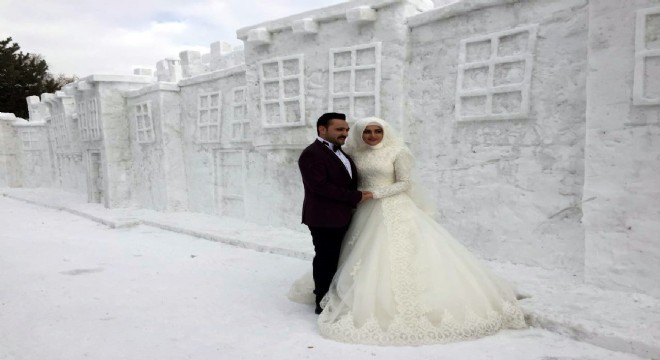 Kar Sokağı, düğün fotoğrafçılarının ilgi odağı oldu