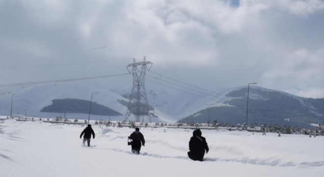 Kar yağışı durdu, çilesi devam ediyor