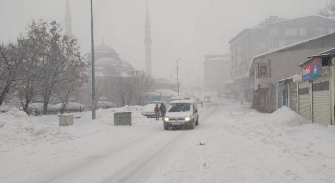 Karlıova-Erzurum yolu kapandı