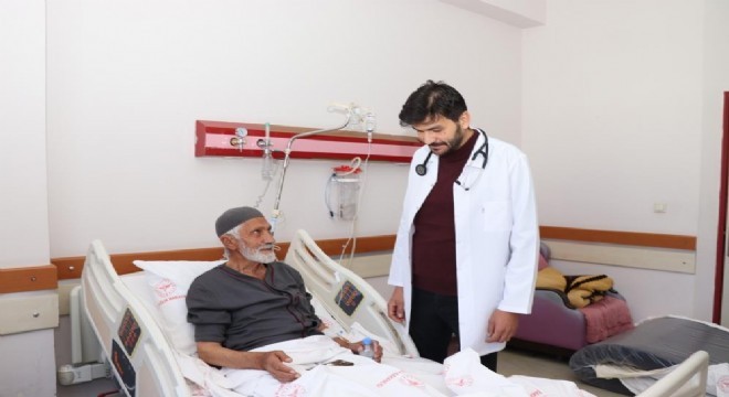Oltu Devlet Hastanesi Acil Servisi nde tıbbi başarı
