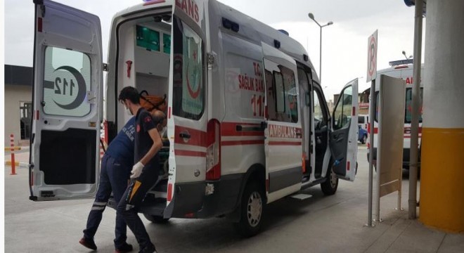 Sakaltutan’da otomobil ile minibüs çarpıştı: 9 yaralı