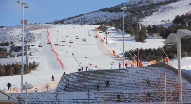 Uluslararası kayakçılar Palandöken’de yarışacak