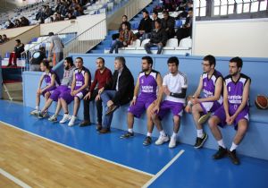 Fakülteler basketbolda yarışıyor