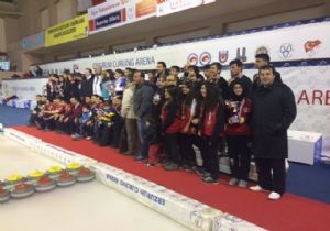 Curlingte heyecan fırtınası esti