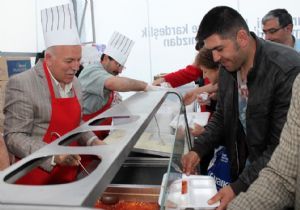 Sekmen halkın iftar coşkusunu paylaştı