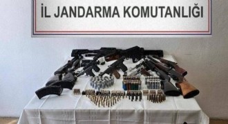 Jandarmadan silah ve mühimmat operasyonu