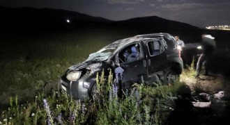 Kontrolden çıkan araç şarampole devrildi: 4 yaralı