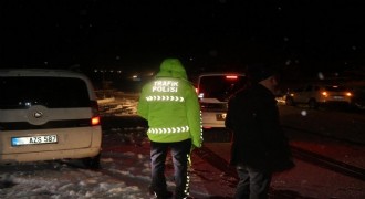 Sakaltutan'da ulaşıma kar engeli