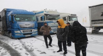 Sakaltutan’da ulaşıma kar engeli