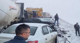 Sisten zincirleme kaza 8 ağır yaralı